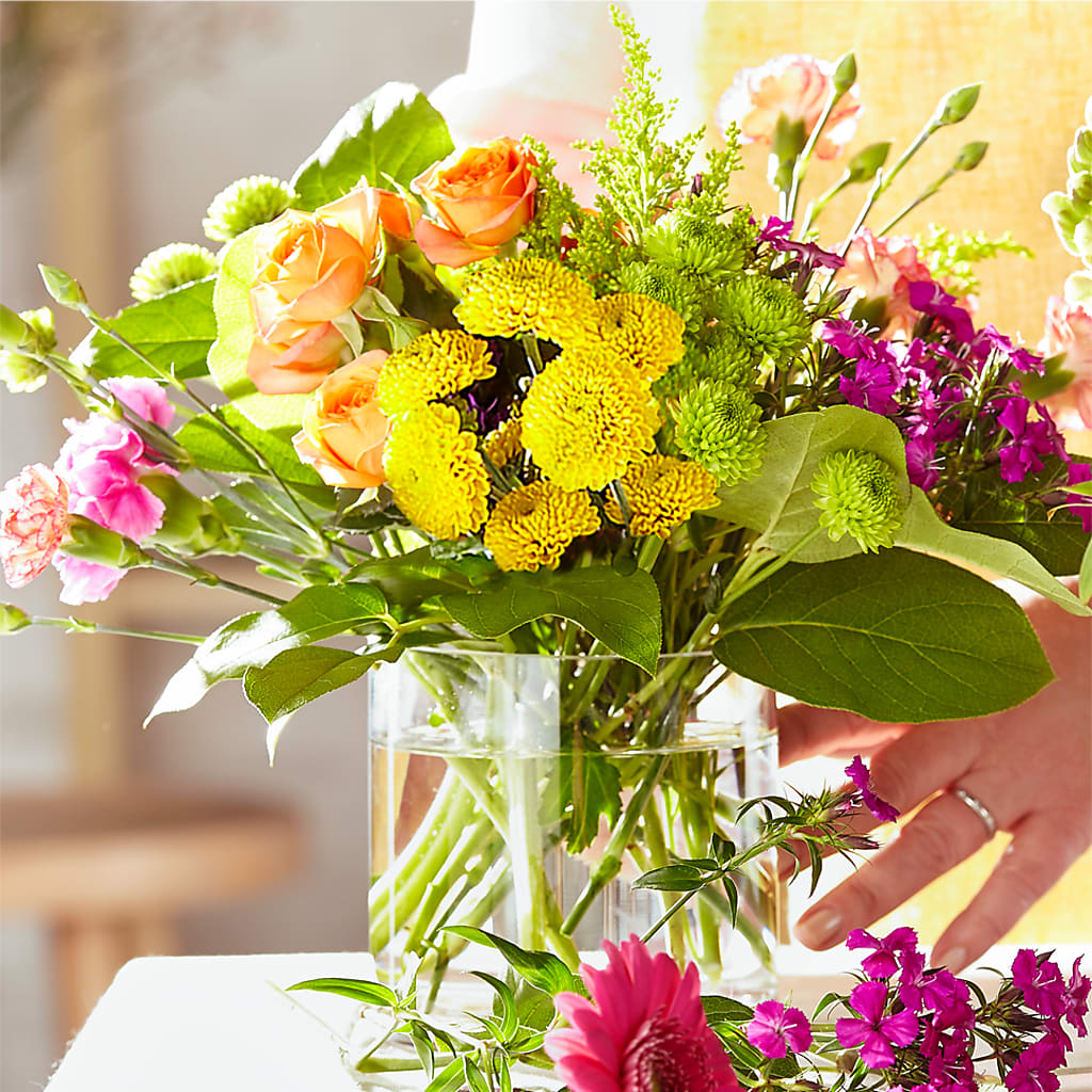 Bold & Bright – A Florist Original – ALMENDRO'S FLOWER, Kissimmee FL