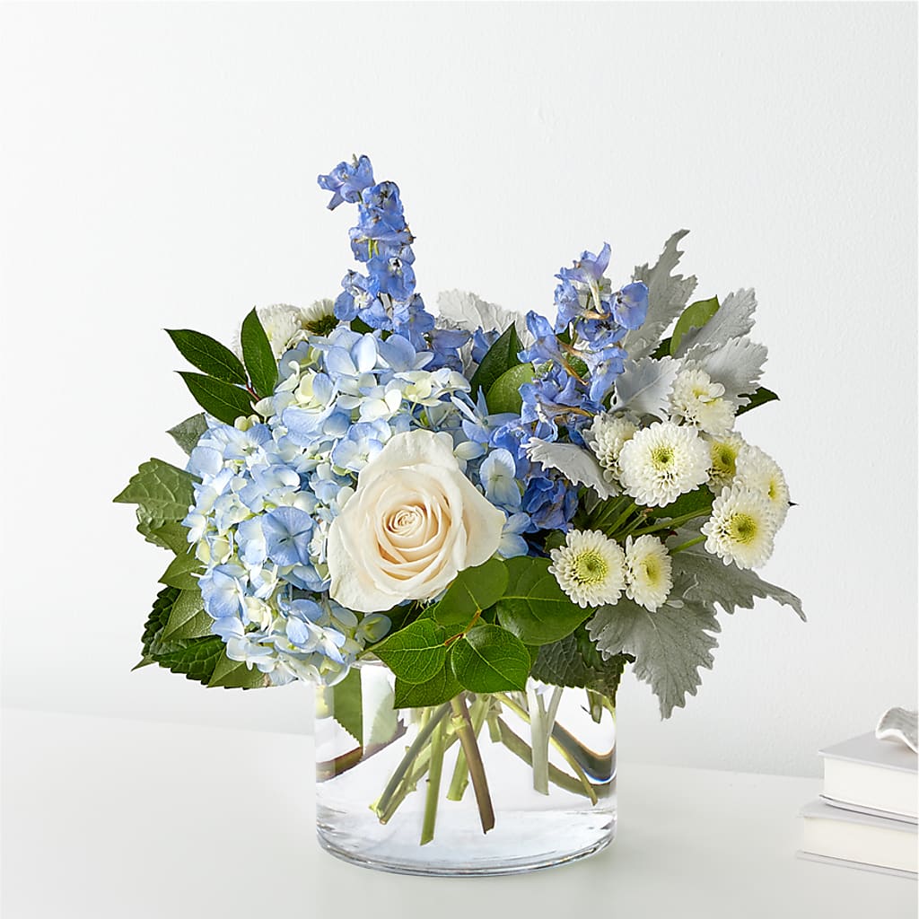 Clear Skies Bouquet – ALMENDRO'S FLOWER, Kissimmee FL