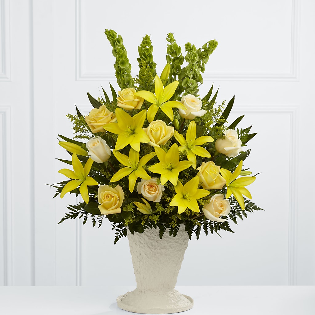 Golden Memories Arrangement – ALMENDRO'S FLOWER, Kissimmee FL