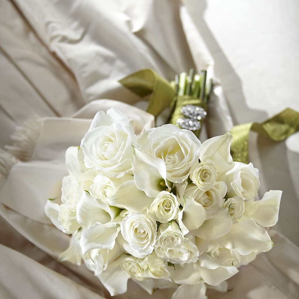 Serene Highness Bouquet – ALMENDRO'S FLOWER, Kissimmee FL