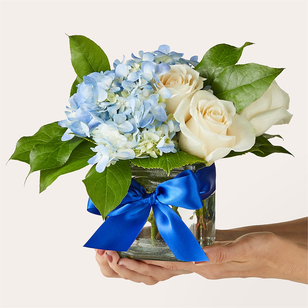 Sky Blue Delight Bouquet – ALMENDRO'S FLOWER, Kissimmee FL