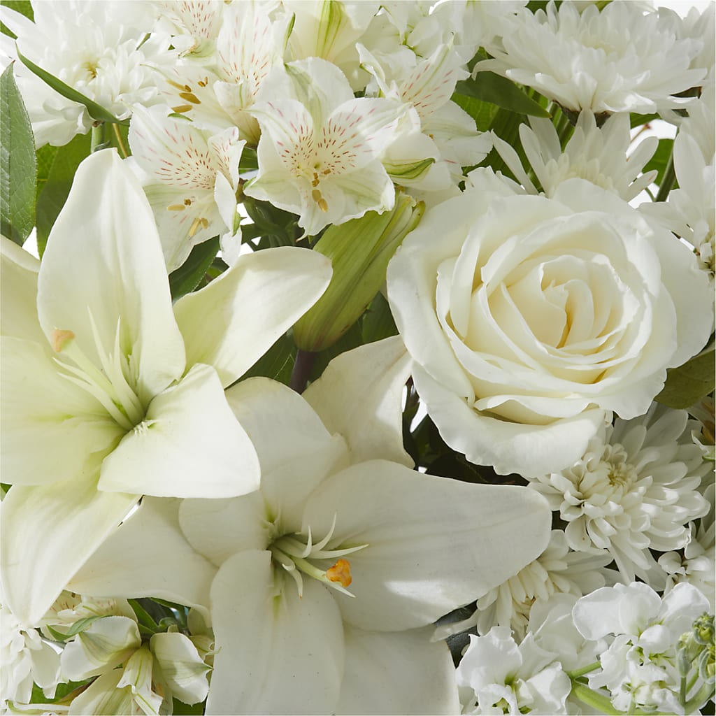 Peaceful Reflections Arrangement – ALMENDRO'S FLOWER, Kissimmee FL