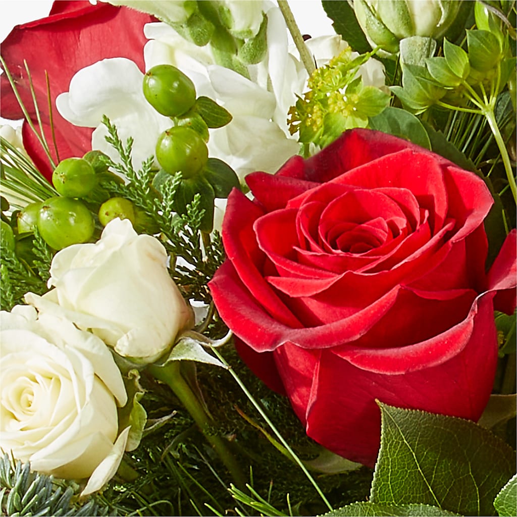 Deck the Halls Bouquet – ALMENDRO'S FLOWER, Kissimmee FL