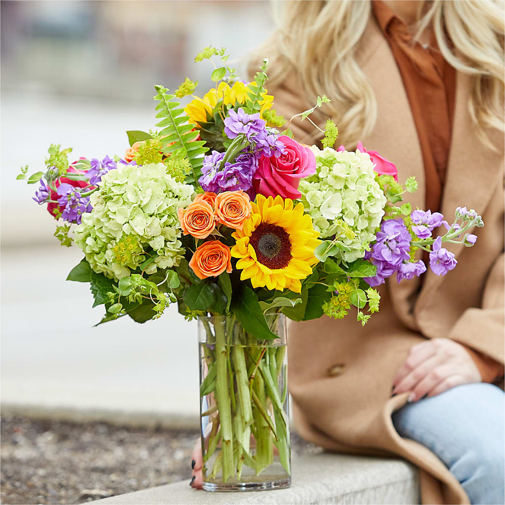 Vibrant Greetings Bouquet – ALMENDRO'S FLOWER, Kissimmee FL
