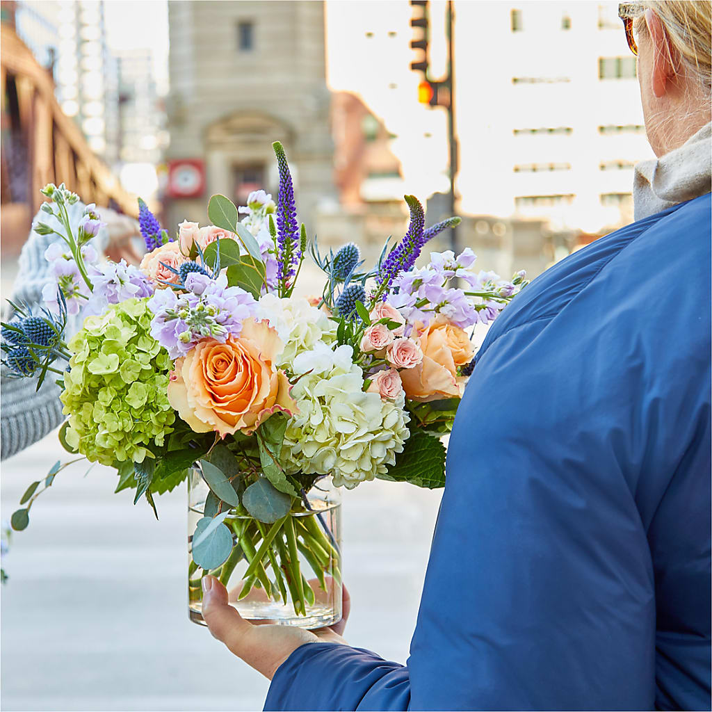 Porch Swing Bouquet – ALMENDRO'S FLOWER, Kissimmee FL