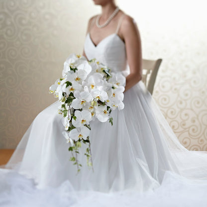 Classic White Bouquet – ALMENDRO'S FLOWER, Kissimmee FL